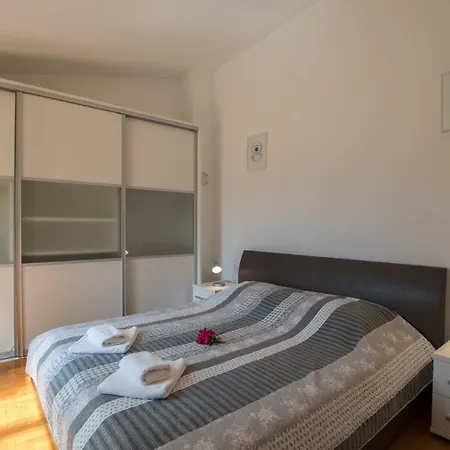 Apartment Apartmani Svjetionik